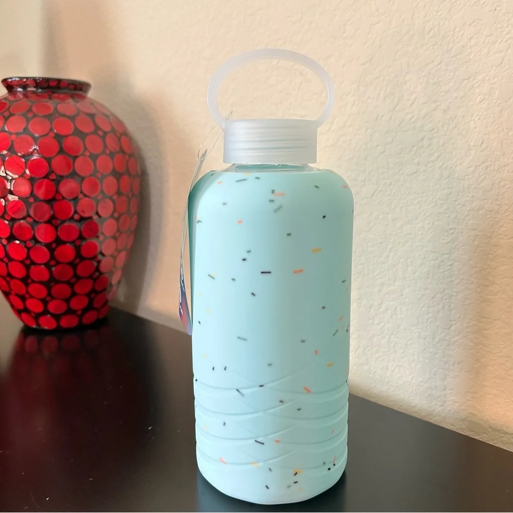 32 oz Glass Water Bottle with Blue Confetti Silicon Sleeve - Picture 3 of 16
